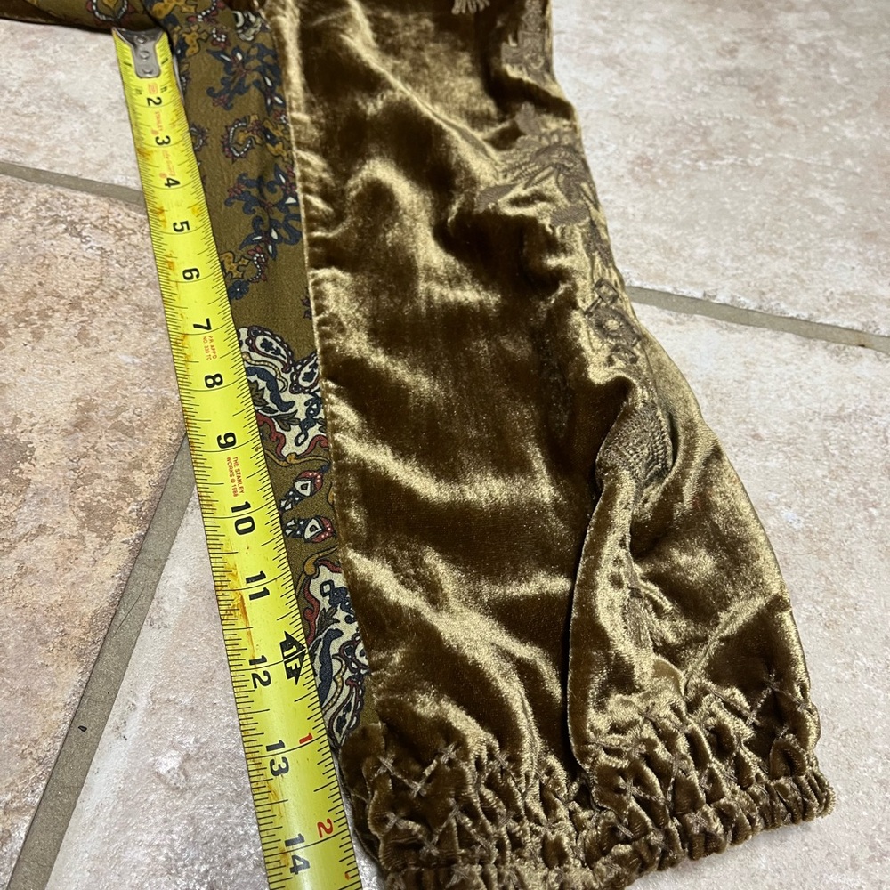 Embroidered chocolate brown top 🤠 - Picture 9 of 11